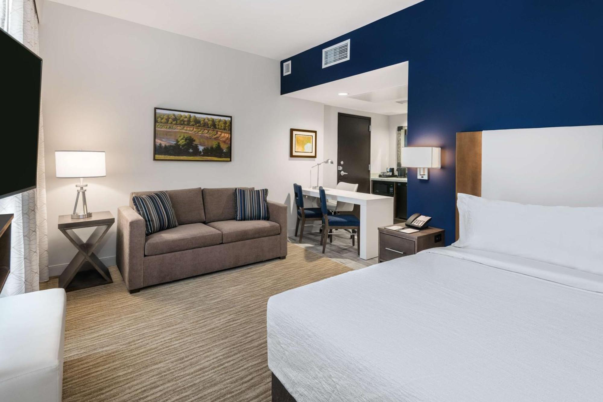 Embassy Suites By Hilton College Station Exterior foto